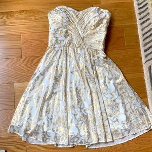 Strapless dress w back cutout